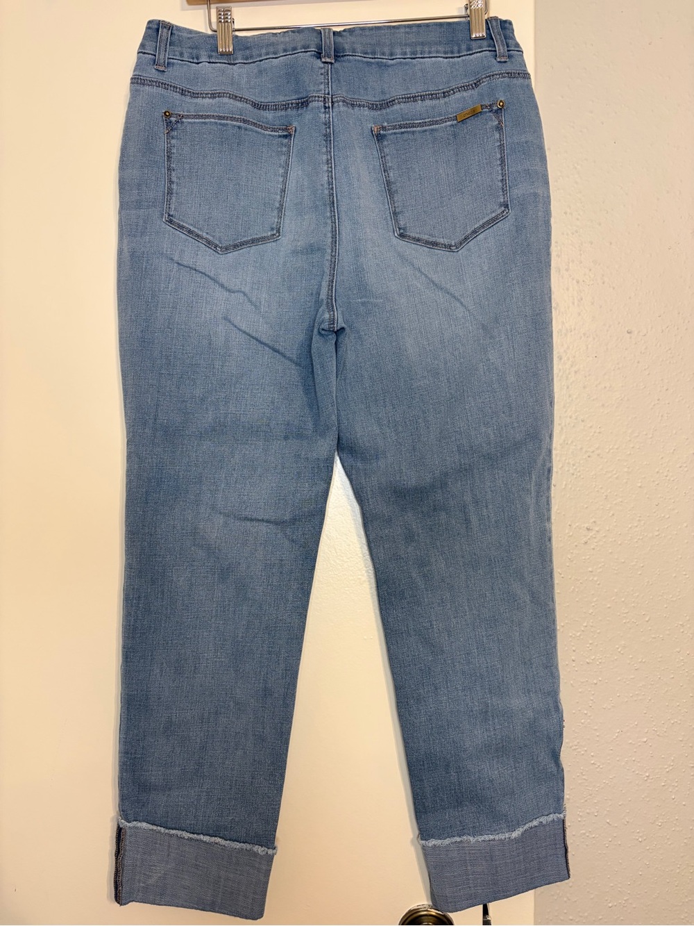 Chicos So Slimming Embroidered Ankle Jeans - Picture 2 of 9